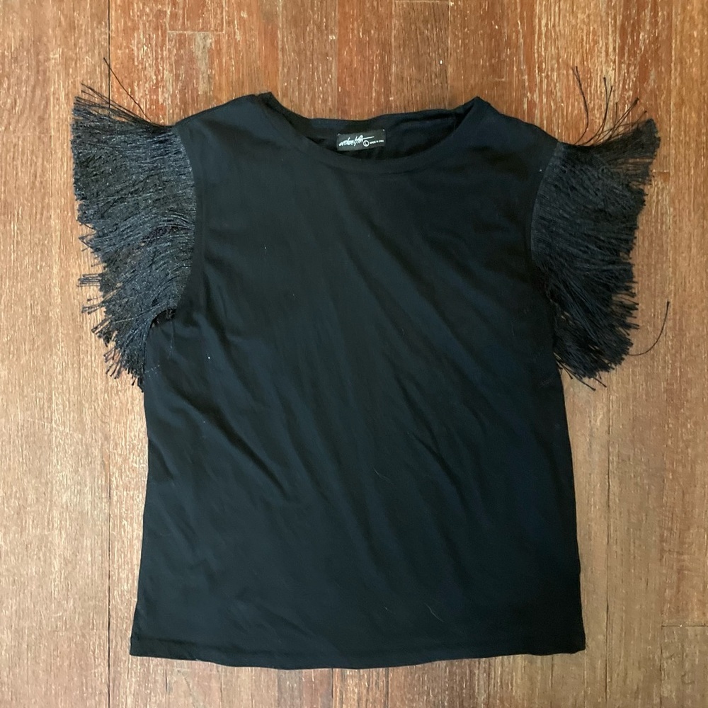 On Twelfth Fringe Sleeve Tee - Black - Large